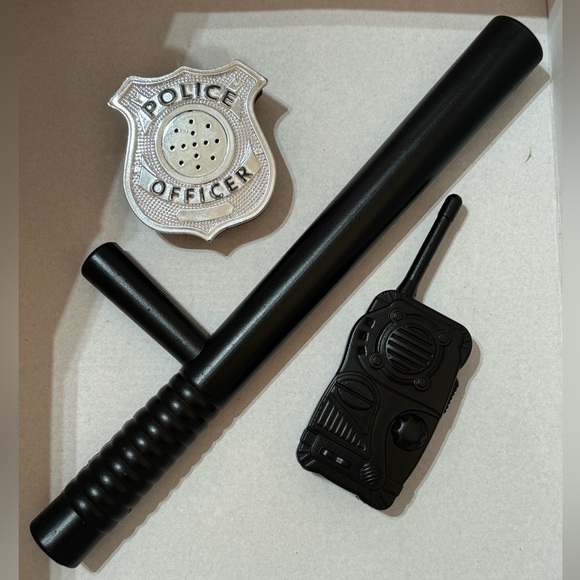 Ryan’s world police officer dress up set - Picture 2 of 3